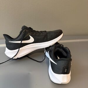 Nike Air zoom pegasus 39 size 8.5